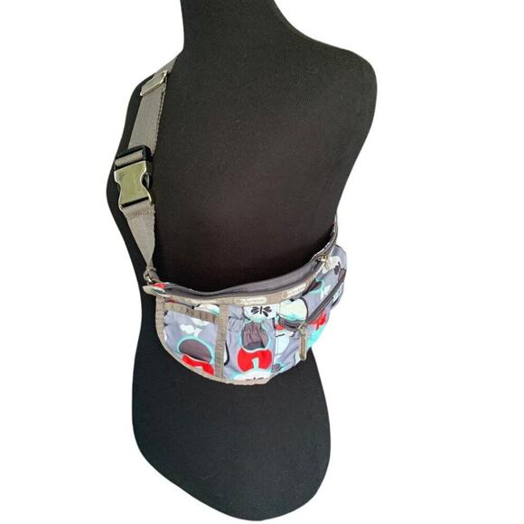 Lesportsac Gray Apple Design Beltbag/Crossbody/Fanny Pack - Picture 2 of 7